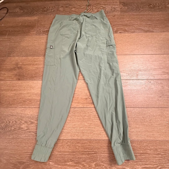 The North Face Women's Tech Sheltay Pants Joggers Olive green Sz 12 Outdoors - Picture 8 of 16